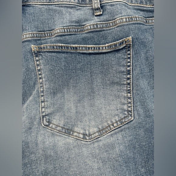 Torrid Light Blue Denim Jeans Shorts Size 26 - Picture 7 of 15